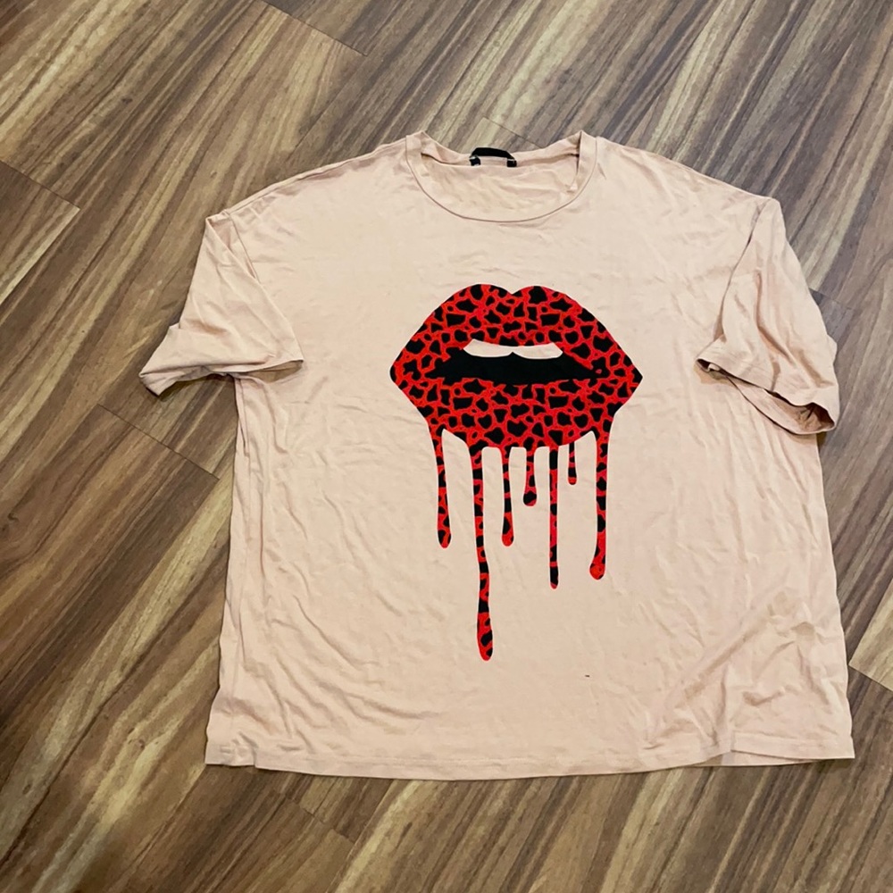 T shirt size small fits medium